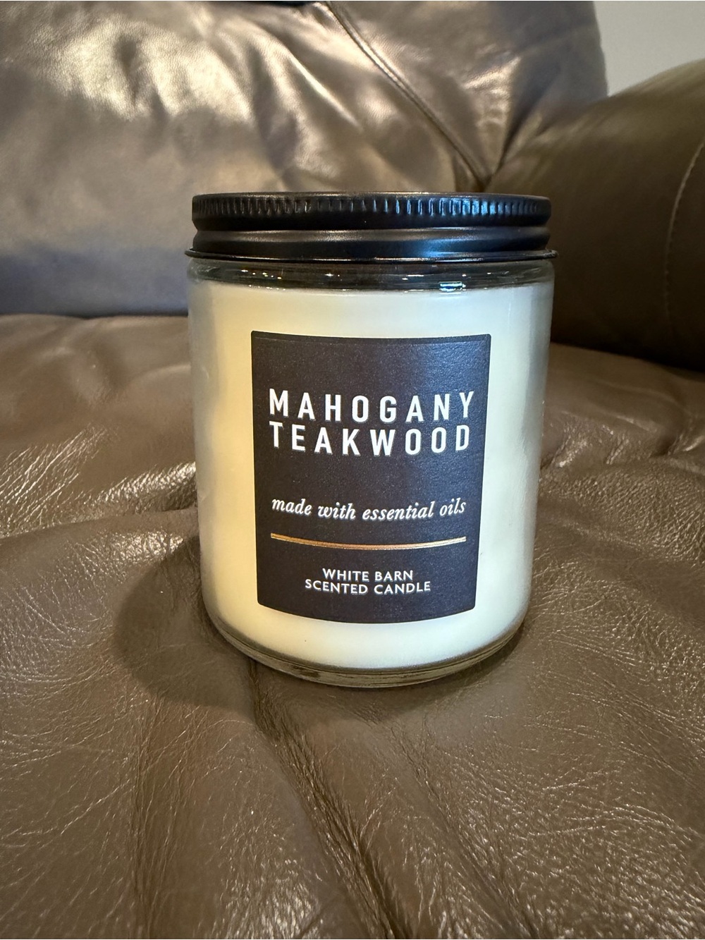 White Barn Mahogany Teakwood Scented Candle